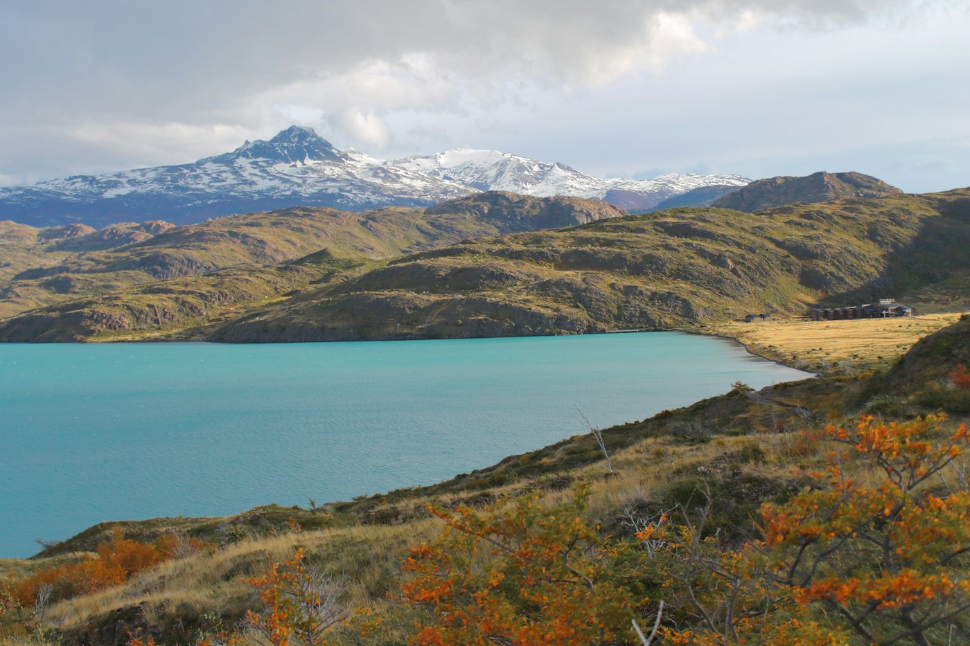 Hills and a turquoise lake in Patagonia